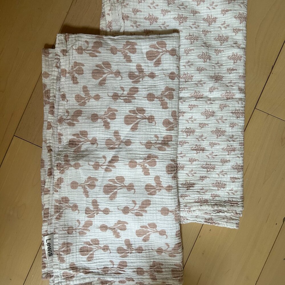 Lewis Baby Swaddles